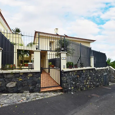 Azalea - * Puerto de la Cruz (Tenerife)